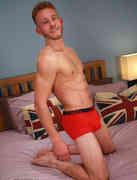 Toned and Tanned Straight Hunk Rowan Shows us his Thick and Long 8 Inches o